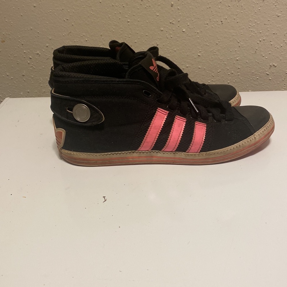 Adidas - Picture 3 of 5